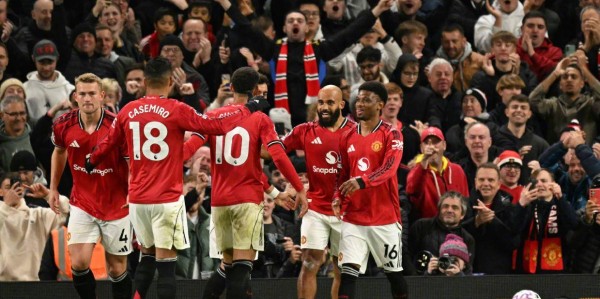 3-2！4-2！英超彻底乱了：升班马杀进前二，曼联三连胜反超利物浦